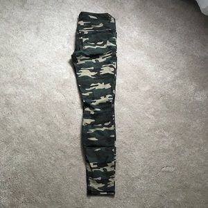 Forever 21 Camo Jeans Size 27